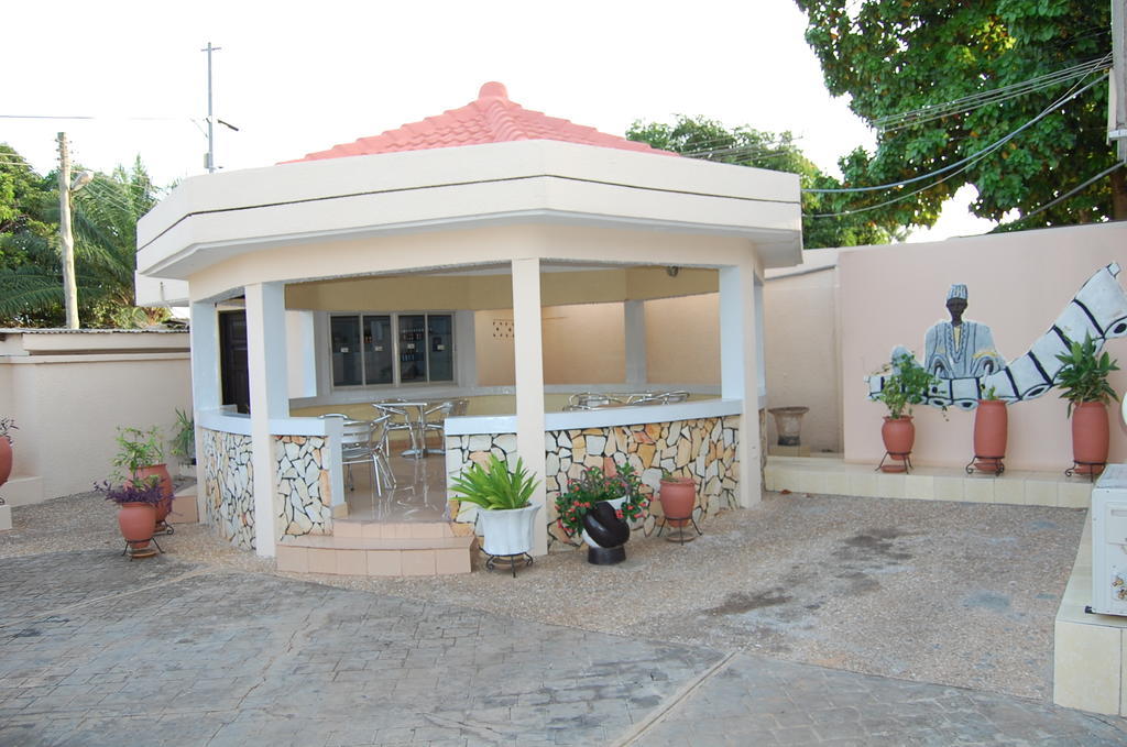 Global Summer Hotel Accra Ngoại thất bức ảnh
