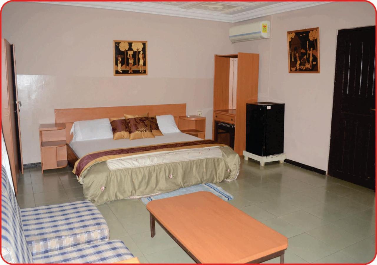 Global Summer Hotel Accra Ngoại thất bức ảnh