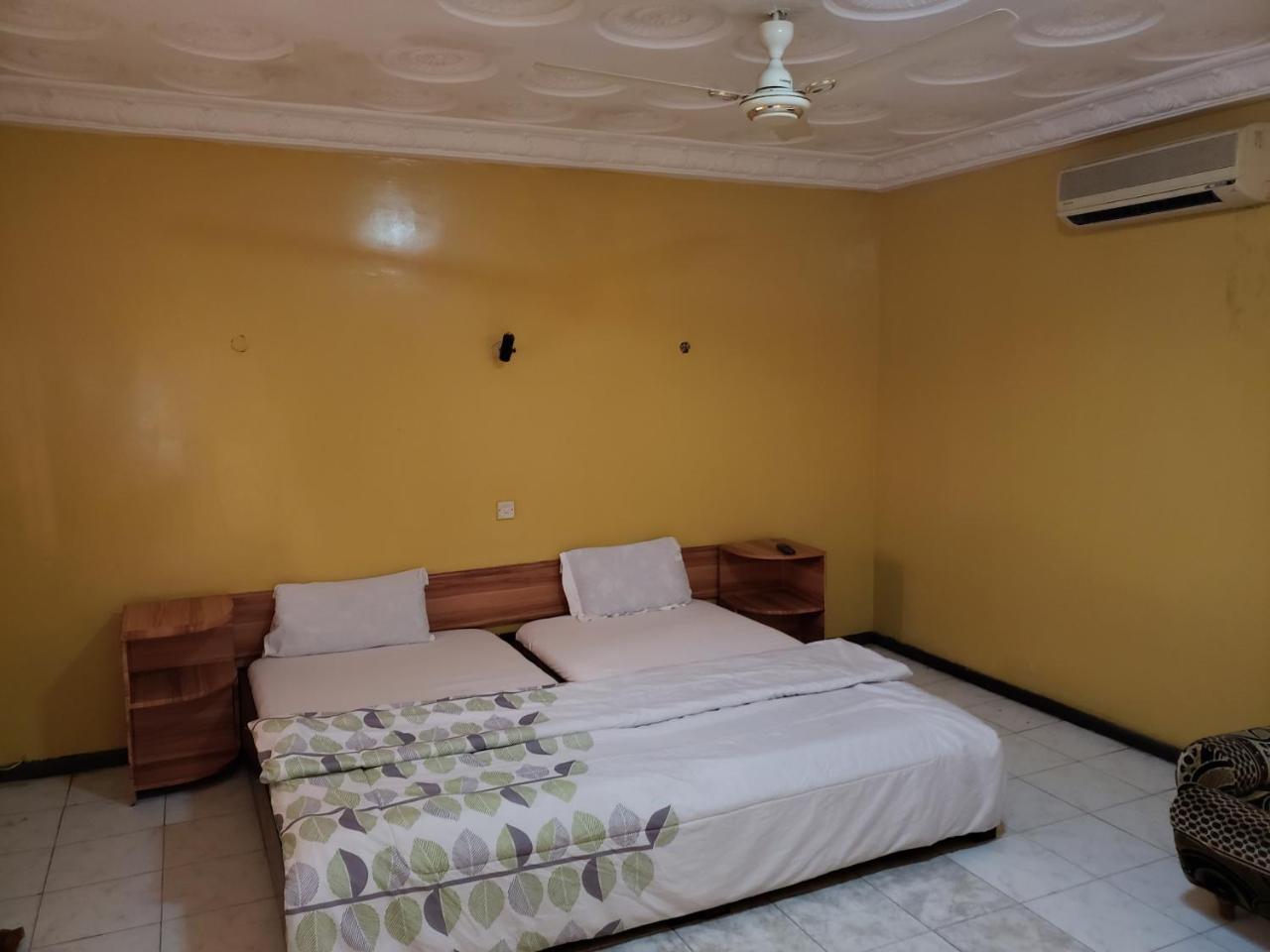 Global Summer Hotel Accra Ngoại thất bức ảnh